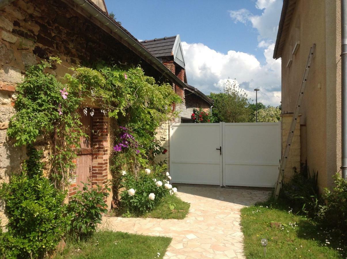 La Bicoque En Puisaye Hotel Saint-Amand-en-Puisaye ภายนอก รูปภาพ